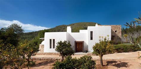 Modern Ibiza Home Gives Coziness A Luxurious Look Exterior Design, House Exterior, Mediterranean ...