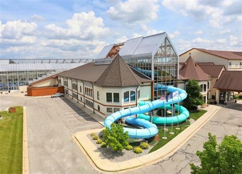 Top 4 Indoor water parks in Michigan