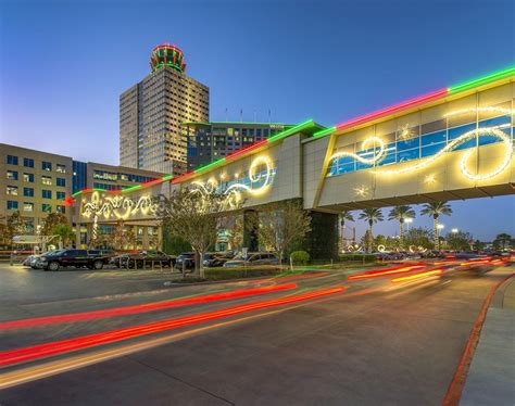 Holiday Lights Countdown at Memorial City Mall | The Buzz Magazines