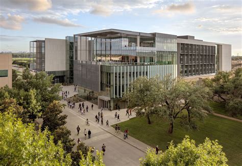 University of Texas at Dallas Engineering and Computer Science West / SmithGroup | Architecture ...