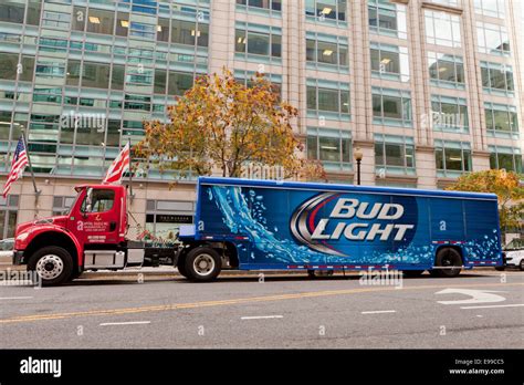 Bud Light beer delivery truck - USA Stock Photo - Alamy