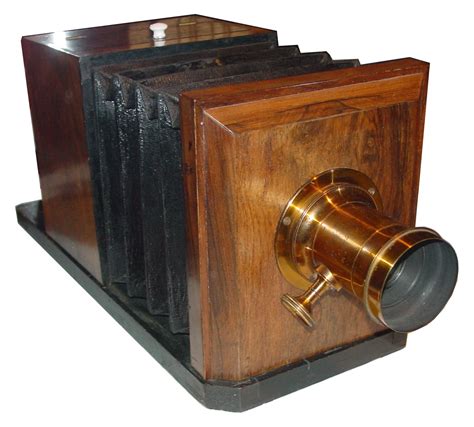 Antique Cameras - Lewis Daguerreotype Camera - Historic Camera Photo Gallery