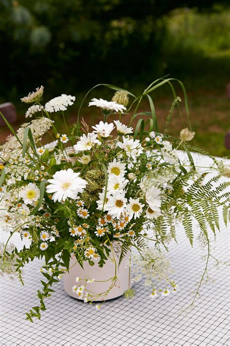 28 of the Prettiest Rustic Wedding Centerpieces in 2020 | Wedding centerpieces, Rustic wedding ...