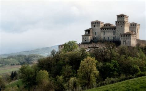 Torrechiara Castle, a timeless love story - italiani.it