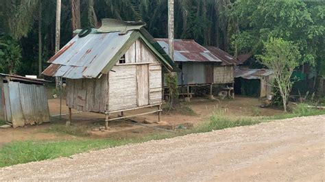 Shanty house in Krabi Thailand : r/UrbanHell