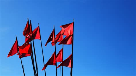 Choosing A Labour Hire Company: 9 Red Flags (Worker Edition) - The Dragon Group