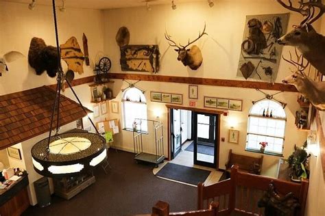 Stage Stop Inn, Choteau, MT: Near Outdoors and Dinosaurs