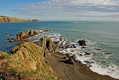 Wellington Harbour Entrance from the cliffs above Breaker … | Flickr