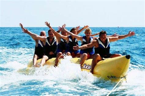 28 Watersports In Goa That You Must Try On Your 2023 Vacay!