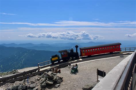 3 Best Ways to Summit Mount Washington in New Hampshire