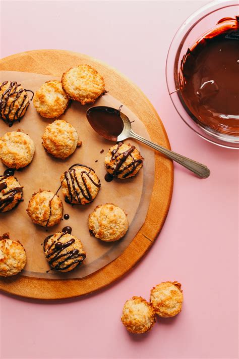 Easy Vegan Macaroons | Minimalist Baker Recipes