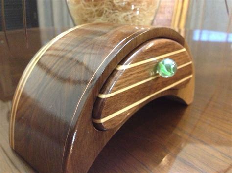 Maple and mahogany bandsaw box | Bandsaw box, Wooden art box, Woodworking box