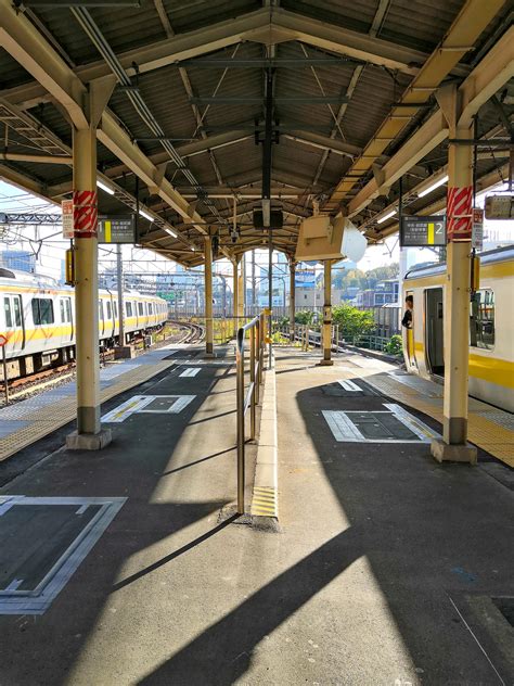 Train station at Tokyo : r/japanpics