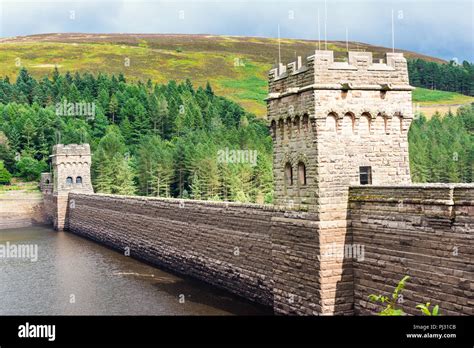 View of Derwent Dam and Reservoir, Upper Derwent Valley, Peak District National Park, Derbyshire ...