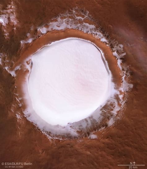 New Photos Show Water Ice on Mars | PetaPixel