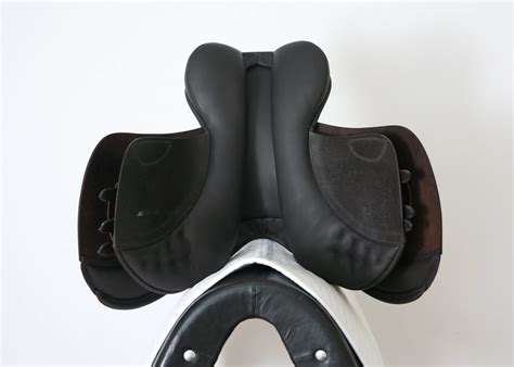 Black Country Ricochet Jump Saddle – Equestrian Imports