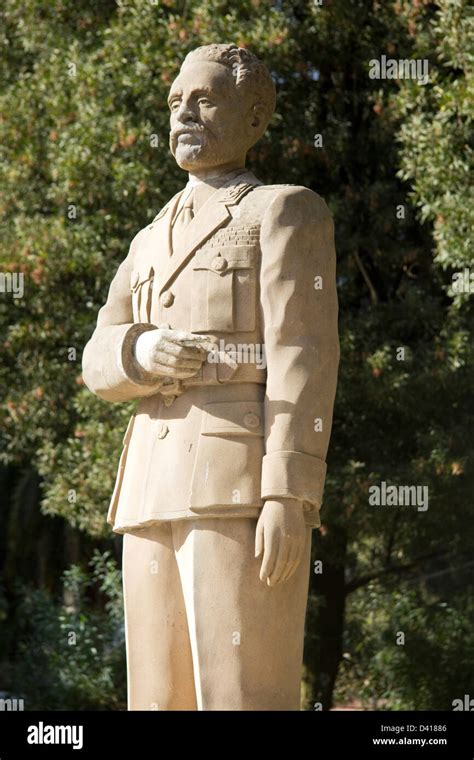 Statue of haile selassie hi-res stock photography and images - Alamy