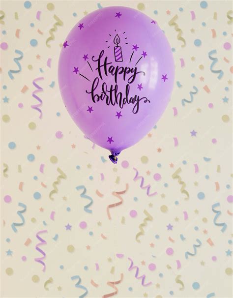 Premium PSD | Violet happy birthday doodle balloons with blurred confetti