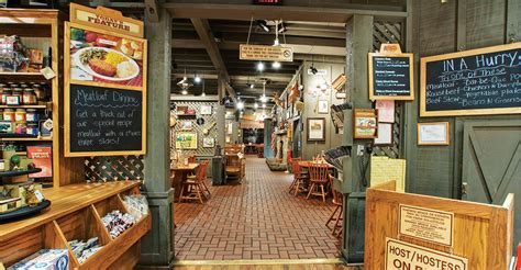 Restaurant, retail combo keeps customers in tune with Cracker Barrel | Nation's Restaurant News