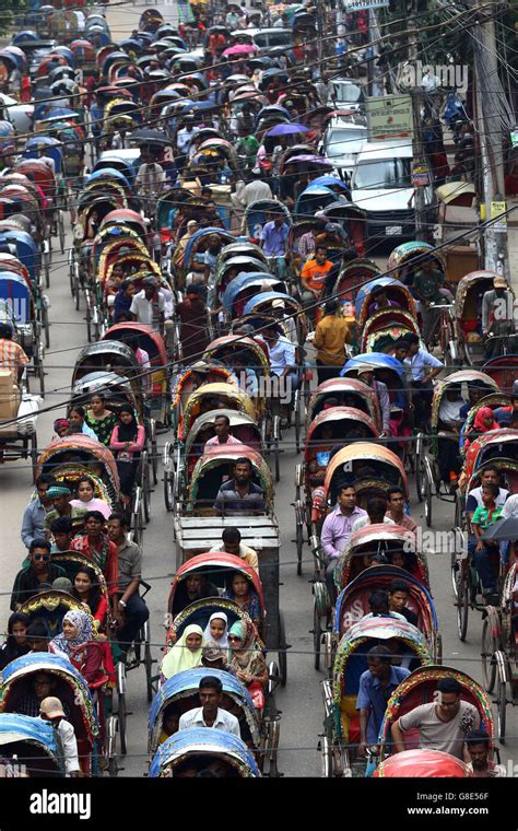 Dhaka bangladesh rickshaw 2016 hi-res stock photography and images - Alamy