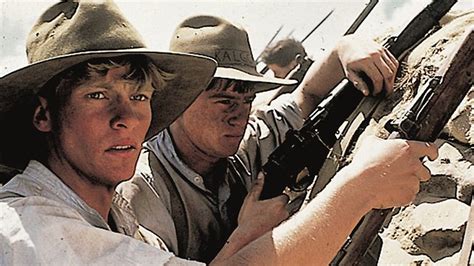 Gallipoli **** (1981, Mel Gibson, Mark Lee, Bill Kerr) – Classic Movie Review 420 | Derek Winnert