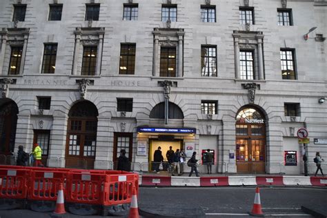 Moorgate Station © N Chadwick cc-by-sa/2.0 :: Geograph Britain and Ireland