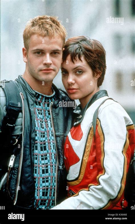 HACKERS JONNY LEE MILLER, ANGELINA JOLIE Date: 1995 Stock Photo - Alamy