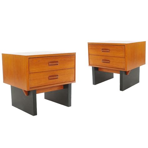 Matching Pair of Danish Modern Nightstands in Teak For Sale at 1stdibs