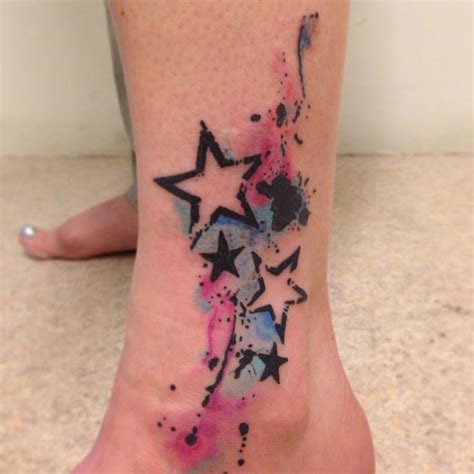 Estrellas en Acuarelas - Tatuajes para Mujeres