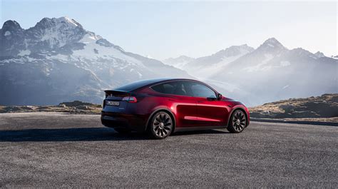 Tesla launches new Model Y colors Quicksilver & Midnight Cherry Red for Europe and the Middle ...