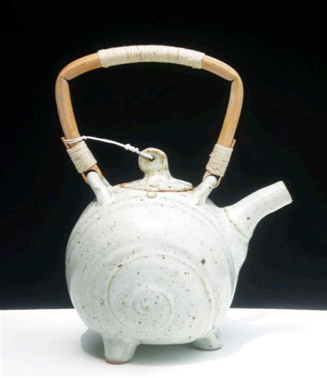 Philippine Pottery: Its Origins, Influences, And What It Is Today (2024)