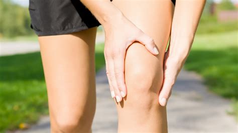 Why Do My Knees Crackle? - Home Advantage Rehab