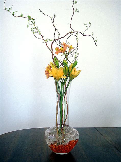 Flower Pictures: Lily flower arrangements