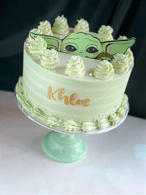 Baby Yoda Cake! | Star wars birthday cake, Yoda cake, Birthday cake girls