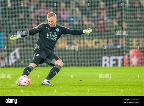 Leicester City Goalkeeper Kasper Schmeichel Stock Photo - Alamy