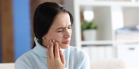 Why Does My Jaw Hurt? 7 Reasons for Jaw Pain