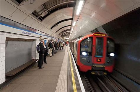 New Victoria Line timetable increases frequency - International Railway ...