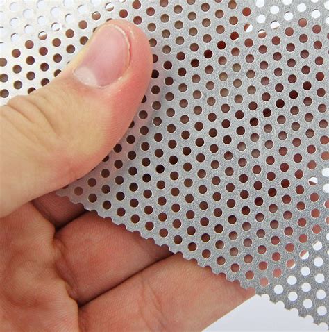 2mm Aluminium Perforated Sheet (2mm Hole x 3.5mm Pitch x 1mm Thick) - A5 (150 X 200MM): Amazon ...
