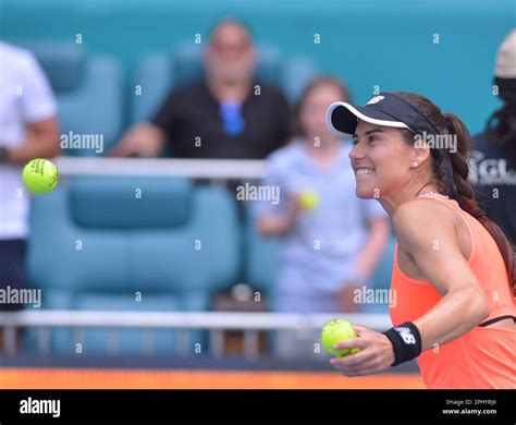 Aryna sabalenka serve hi-res stock photography and images - Alamy