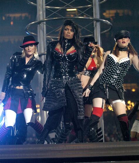 Janet Jackson Performs at the Super Bowl in 2004 | The Best Super Bowl ...