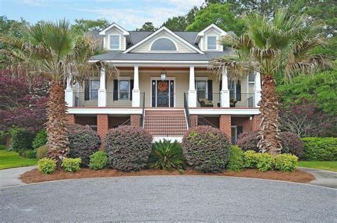 Summerville, SC Homes For Sale | Summerville, Real estate buyers, Real estate marketing tools