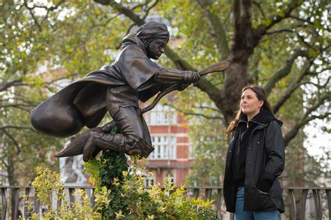 London: Harry-Potter-Statue am Leicester Square