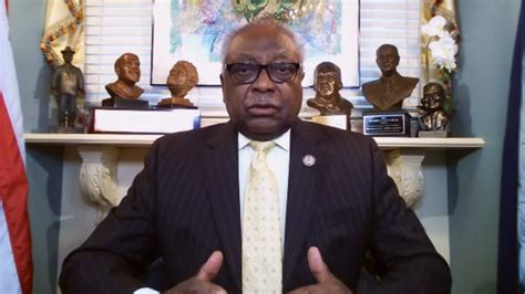 Rep. Jim Clyburn steps aside as Speaker Pelosi steps down