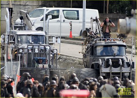 Chris Hemsworth Is Barely Recognizable on Set of 'Mad Max' Prequel 'Furiosa': Photo 4806188 ...