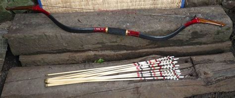 MONGOLIAN BOWS Traditional Mongol style bows, horn,wood and sinew composits | Archery bows, Bows ...