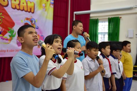 Vietexplorer.com - Visually-impaired children celebrate Mid-Autumn ...