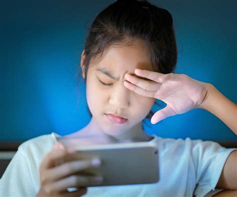 Too Much Screen Time: Is it bad for kids? - Discovery Eye Foundation