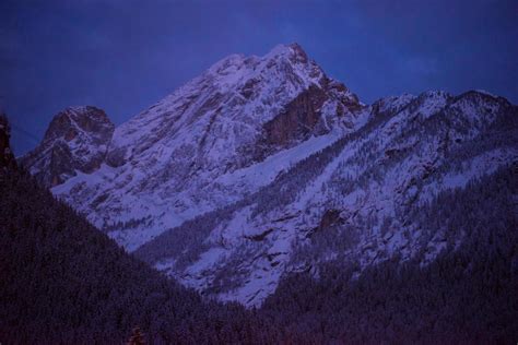 mountain village in alps at night 11807939 Stock Photo at Vecteezy