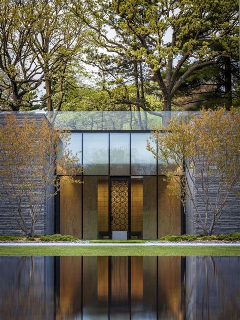 Lakewood Cemetery Garden Mausoleum / HGA Architects and Engineers | ArchDaily