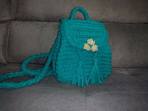 Bolsa feita em fio de malha. | Bags, Fashion backpack, Diy